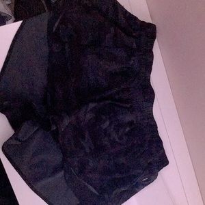 Lululemon hottie hots 2.5 inch regular size 10 lined